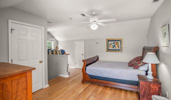 5 Petigru Dr, Beaufort, SC 29902