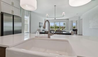 5293 EVERLONG Dr, Apollo Beach, FL 33572