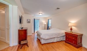 18 Plum Tree Rd, Amherst, MA 01002