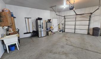 512 W Melgaard Rd, Aberdeen, SD 57401