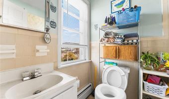 2 Chilton St, Bristol, RI 02809