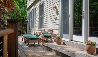 7 Greenway Ct, Bar Harbor, ME 04609