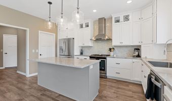 2016 Fairway Dr, Auburn, IN 46706