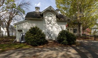38 Elm St, Charlestown, NH 03603