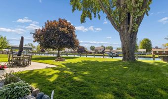 7253 Flamingo Rd, Algonac, MI 48001