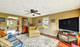 8 Halsey St, North Providence, RI 02911