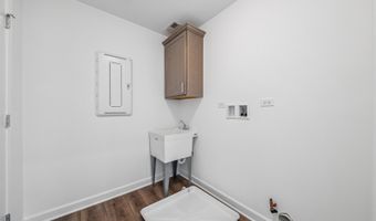 341 Masters Dr, Addison, IL 60101