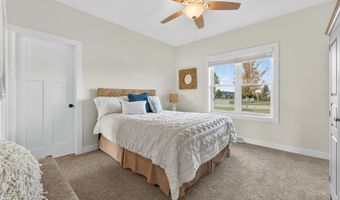 5039 W RED BARN Ct, Appleton, WI 54913