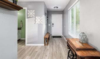 435 W Hawthorne St, Fallbrook, CA 92028