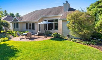 1900 E ORCHARD BLOSSOM Dr, Appleton, WI 54915