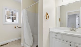 56 Sun Lake Dr, Belmont, NH 03220