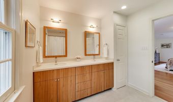 4238 50TH St NW, Washington, DC 20016