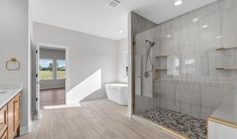 422 NE Lakota Dr, Adrian, MO 64720