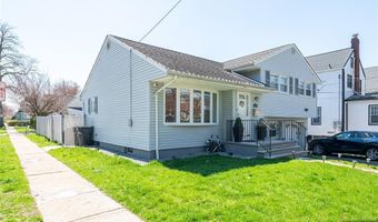 136 E Clinton Ave, Bergenfield, NJ 07621
