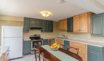 7628 WESTLAKE Ter 74, Bethesda, MD 20817