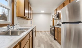 1726 SW 9th Ave, Aberdeen, SD 57401