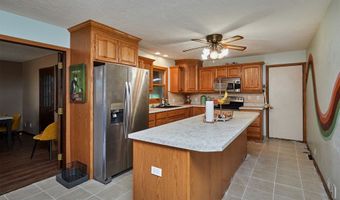 1612 Horse N Buggy Dr, Adel, IA 50003