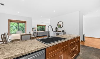 2360 S ARLINGTON RIDGE Rd, Arlington, VA 22202