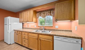 313 S 6th Ave, Brandon, SD 57005