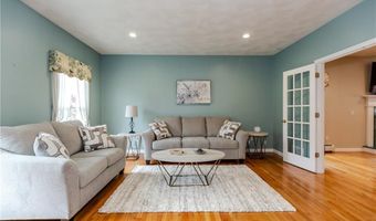 11 Raven Cir, Cranston, RI 02921