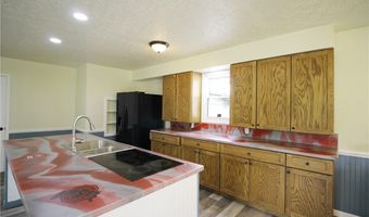 745 McRoberts Ave, Aurora, OH 44202