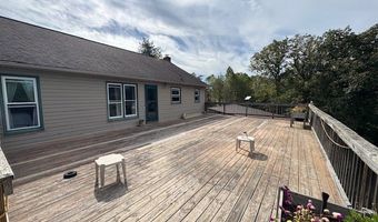 827 Wolf Creek Ln, Appomattox, VA 24522