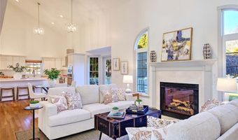 6 Grandstand Dr, Lincoln, RI 02865