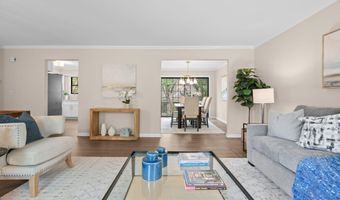 2250 Rivenoak Ct, Ann Arbor, MI 48103