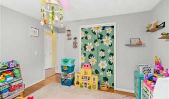 6 Linda Ct, Coventry, RI 02816