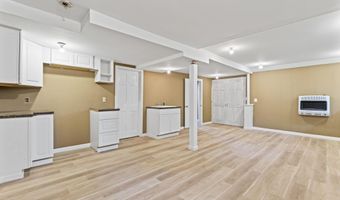 76 9th St, Belford, NJ 07718