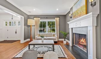 71 West Ave, Darien, CT 06820