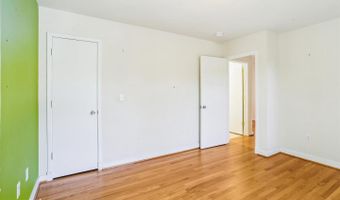 9819 PARKWOOD Dr, Bethesda, MD 20814