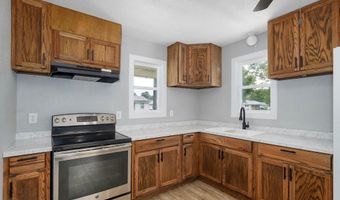 12 E Hawthorne St, Aurora, MO 65605