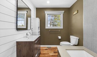 31 Hillandale Rd, Danbury, CT 06811