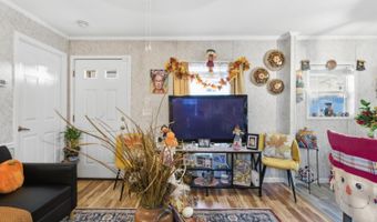 18 3rd St, Middlesex, NJ 07001