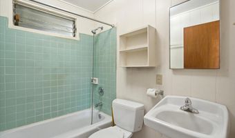 320 W Lanai St, Kahului, HI 96732