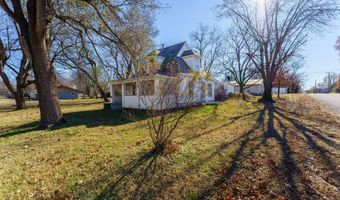 224 W Delta St, Aurora, MO 65605