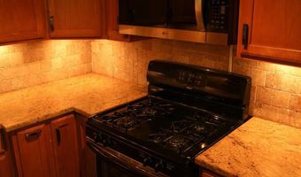 3327 MARTHA CUSTIS Dr 3327, Alexandria, VA 22302