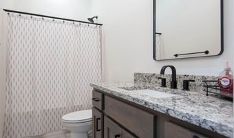 21696 Lawrence 1230, Aurora, MO 65605