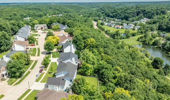 733 Castle Ridge Dr, Ballwin, MO 63021