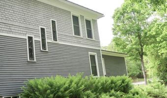 22 E Chestnut St, Augusta, ME 04330