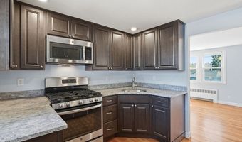 18-20 Genetti Cir, Bedford, MA 01730