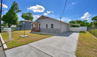 208 CENTER St, Auburndale, FL 33823