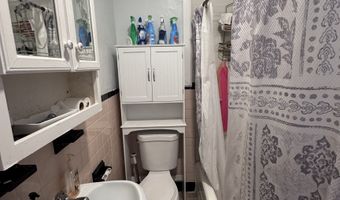 3 Holbrook St, Ansonia, CT 06401