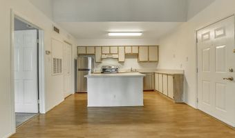 3305 WYNDHAM Cir 353, Alexandria, VA 22302