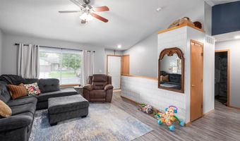 1822 E Autumn Cir, Goddard, KS 67052