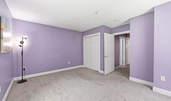 24 Greenleaves Dr 413, Amherst, MA 01002