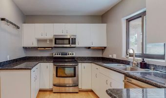 1321 LOBO Pl NE, Albuquerque, NM 87106