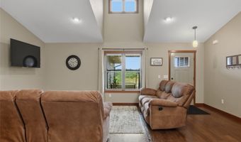 623 Autumn Dr, Altoona, WI 54720