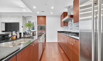 6820 WISCONSIN Ave 4006, Bethesda, MD 20815